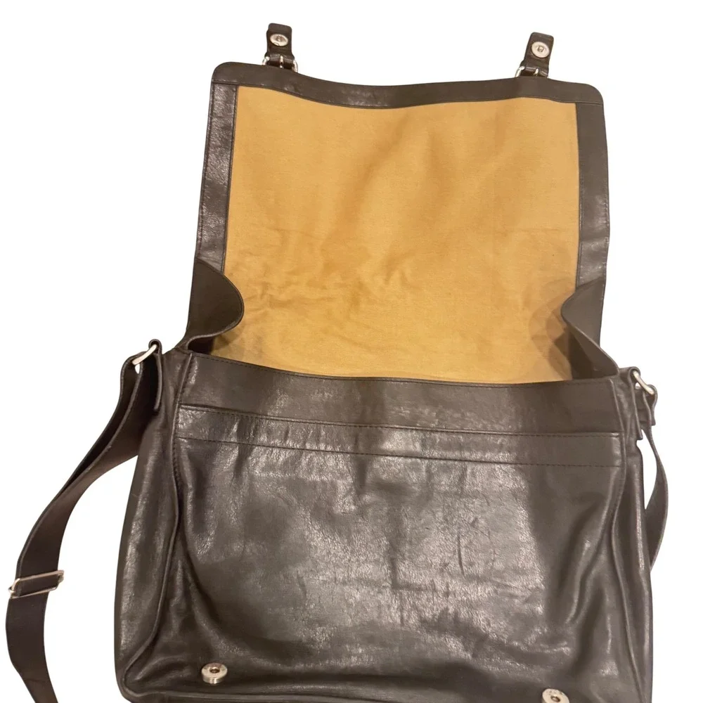 Vintage Cole Haan Black Leather Messenger Bag‎ Adjust Strap Buckle Flap 11x14x3